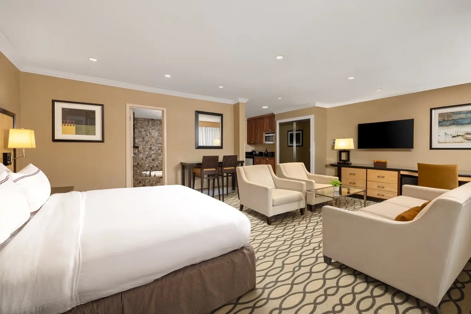 Junior Deluxe Suite Accommodations