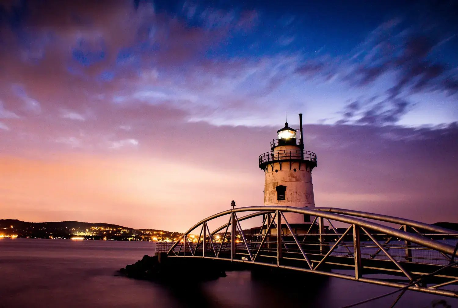 Tarrytown Lighthouse - Image by Gobinath Mallaiyan / Shutterstock.com